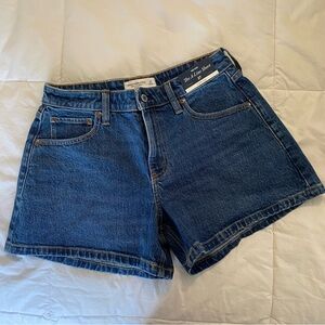 Abercrombie // mid-rise a-line short 27 NWT